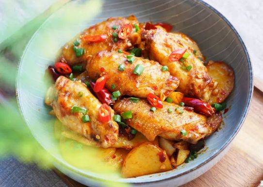 食材|做了一鍋雞翅，最好吃的居然不是雞翅。郁悶