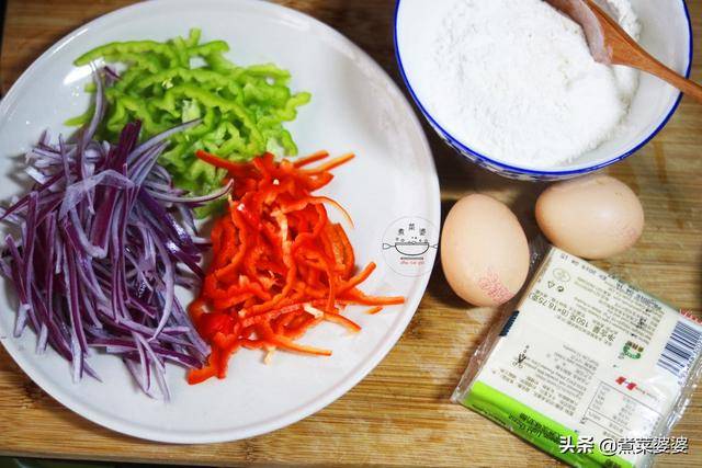 做法|披萨最简单的做法,不揉面不发面,只要10分钟,一个平底锅就搞定