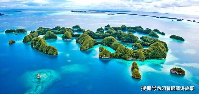 这个水道位于帕劳群岛附近，来此游客纷纷感叹：比马尔代夫还美