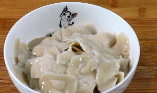 刀把|早餐别老去外面吃，用2种面粉，放在锅里煮一煮，比吃大鱼大肉香
