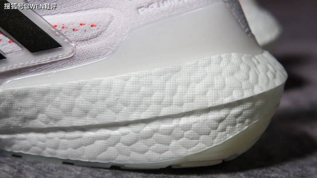 落差|原价一千五，现在近三折，Ultraboost21开箱