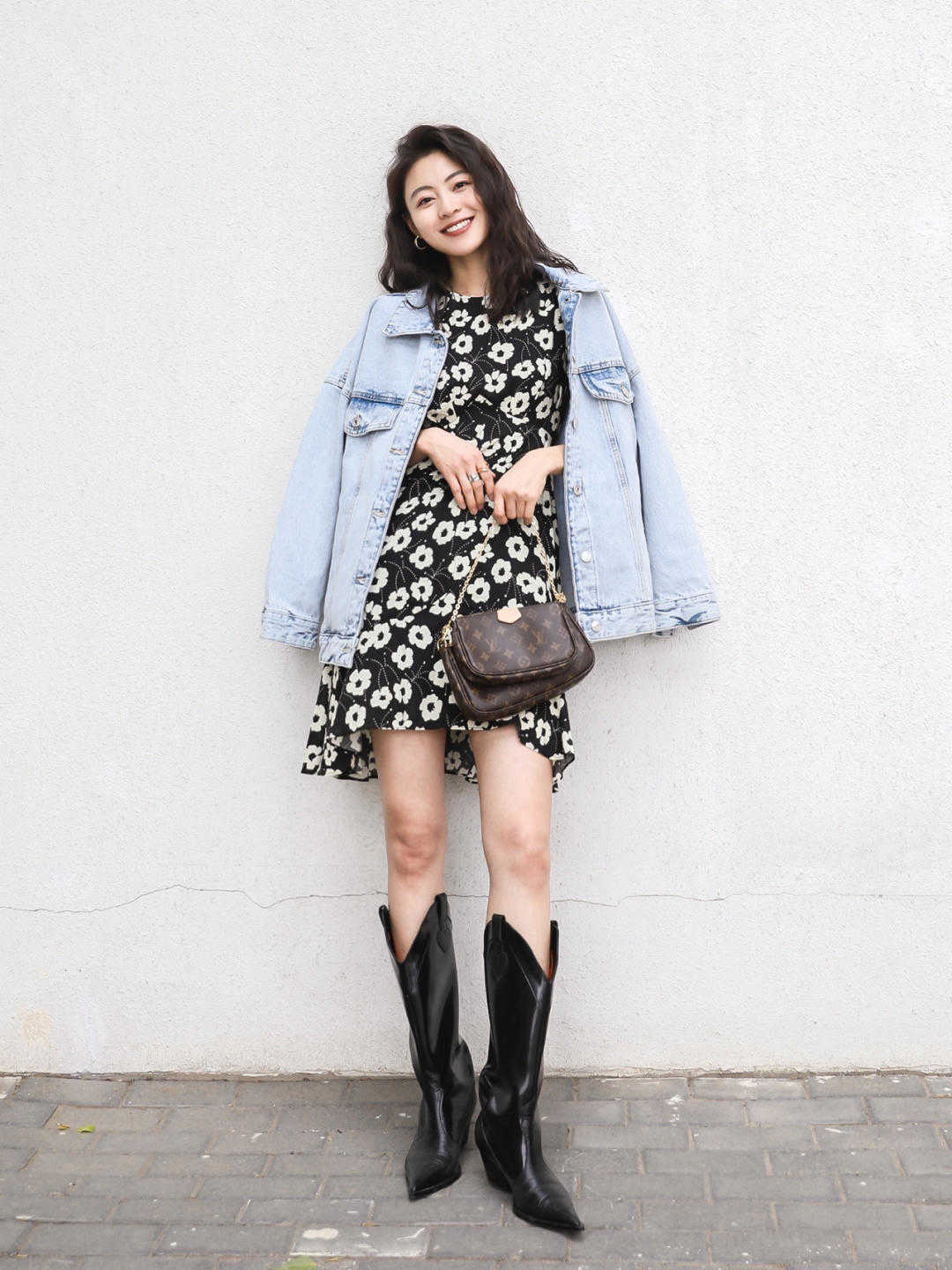 显得|比西服减龄，比风衣大气，原来初秋的牛仔衣能这么时髦洋气