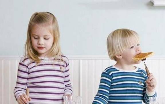 家长|45岁该不该生不生二胎？上大学的女儿说出了心里话