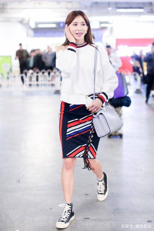 友人|林志玲与友人外出被拍，穿娃娃裙尽显少女范，生图状态哪像45岁？