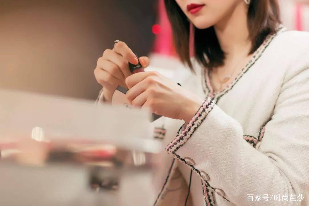 口红|刘诗诗产后首次现身！原来真有生娃后变更美的女生？