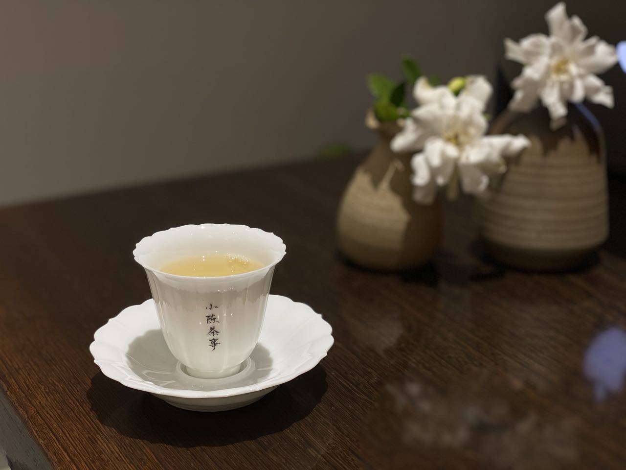 沸水|85℃热水与100℃沸水，哪个水温更适合白茶？你喝对了吗？