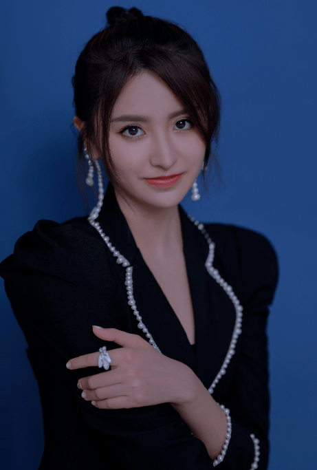 知名度|金子涵的腿才是练舞人士的腿，腿部肌肉真实存在，不要羡慕女团腿