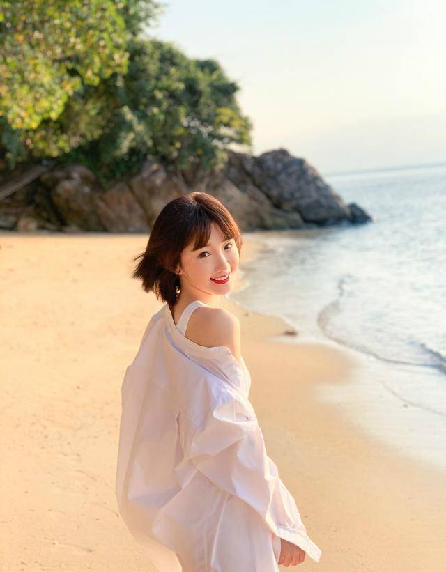 仙女|三十而已：钟晓芹穿白裙去离婚美如初恋，是她作为女人最后的傲娇