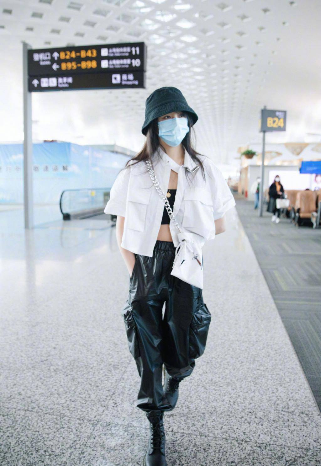 高个子|这个夏天不用秀腿也很时髦，这5个明星穿搭超显瘦，腿粗不用怕