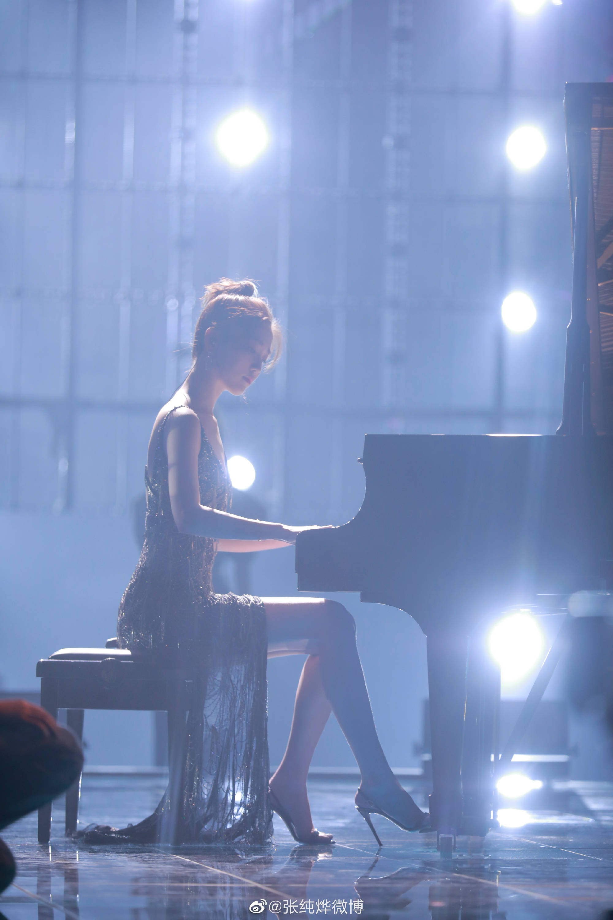 难怪江苏卫视女主持只有她蒙面舞王2张纯烨钢琴公主造型绝美