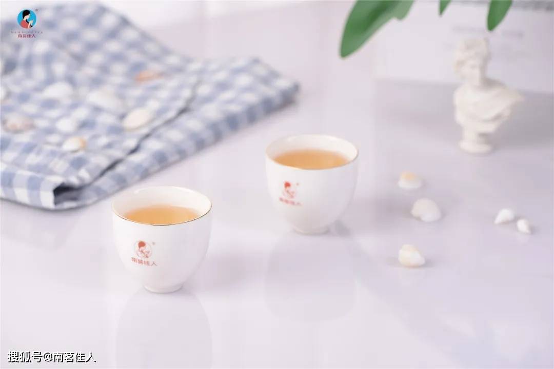 化合物|“三年药、七年宝”是假的？被质疑的云南白茶，药香究竟怎么来的？