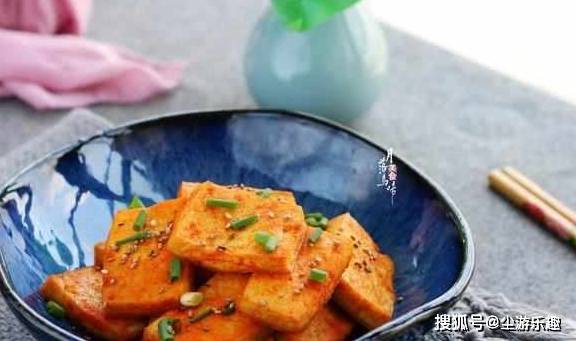 葱花|豆腐这么做，不用1滴油，外硬内软，又香又脆，好吃、简单、健康