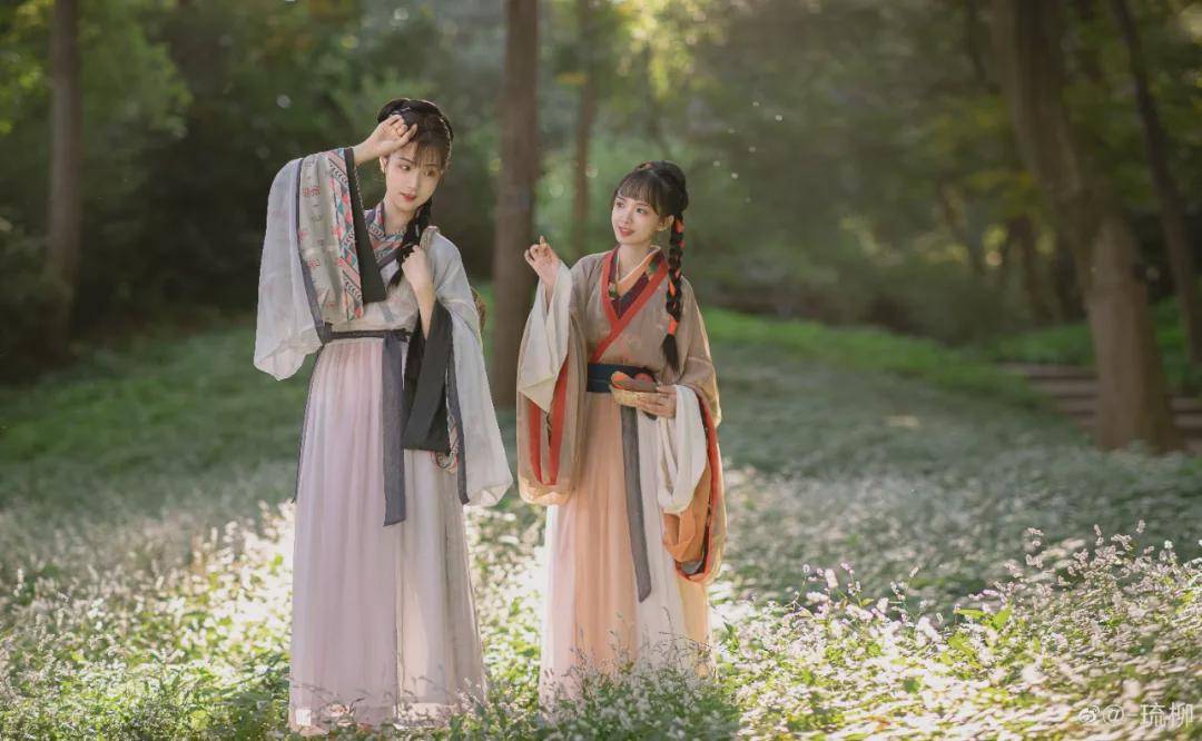 摄影|汉服小仙女：待到山花烂漫处