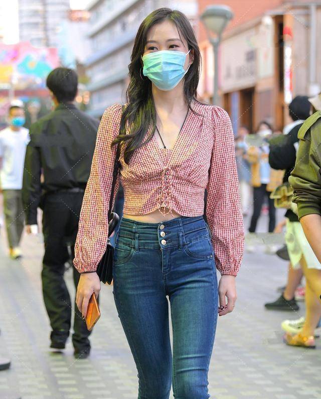 身材|摩登个性的打底裤装扮富有精致感觉,玲珑身材尽情展露,甜美温婉