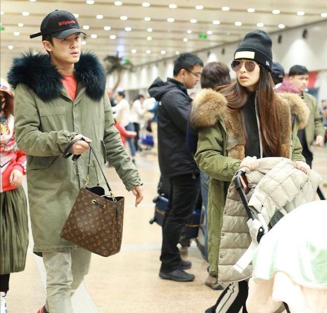 爱美|颖儿付辛博带娃现身，平时爱美的颖儿却穿大棉袄，只为配合老公