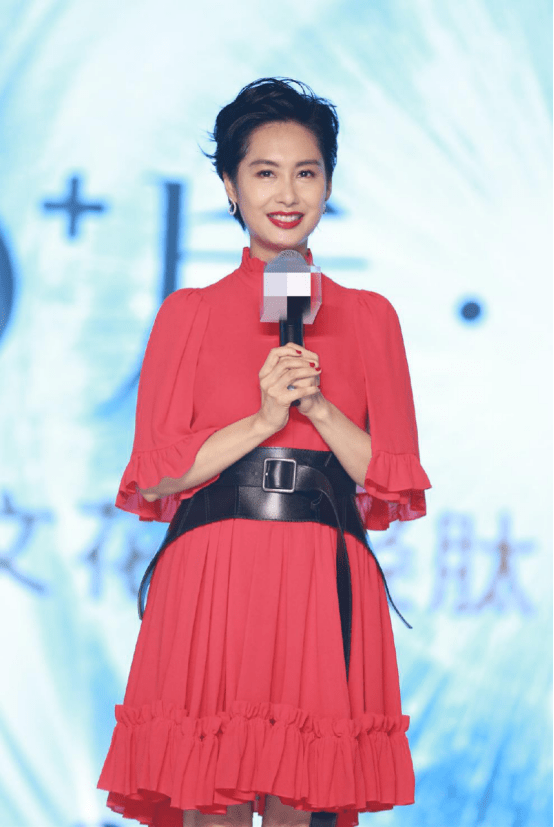 仙女|朱茵才是真“仙女”！一身红裙惊艳无比，“紫霞仙子”魅力不减