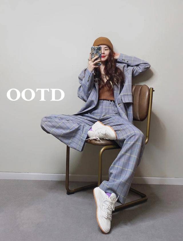 颜色|初秋这样搭配，显得很优雅