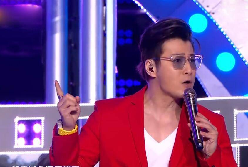 热泪|开场就抢汪涵词，唱歌洒热泪，收礼风波后“控场王”何炅状态崩了