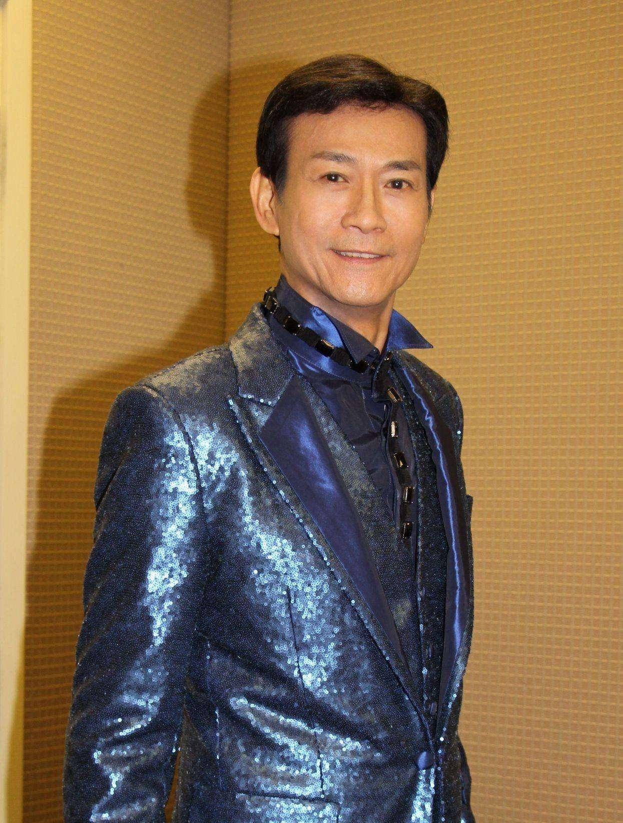 假发|不只是黄晓明，半个娱乐圈都“秃”了，连00后都跟假发片较上劲了