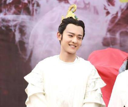 王语嫣|“腾蛇”版段誉将登央视 艳福不及段正淳 妹妹们还没后妈团惊艳