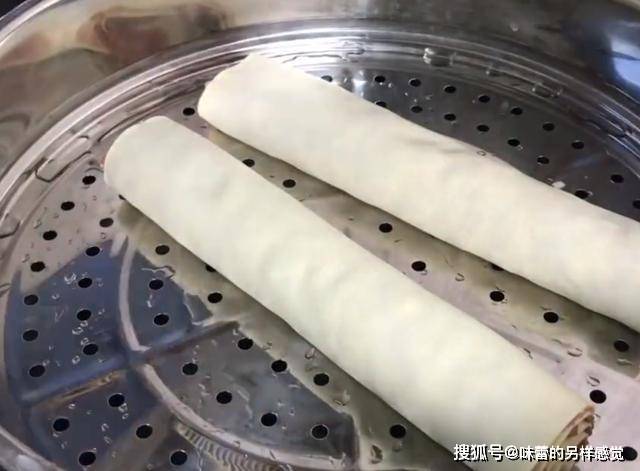 做法|1张豆腐片加些猪肉馅，抹匀铺平不炒不炖，出锅香气扑鼻真好吃