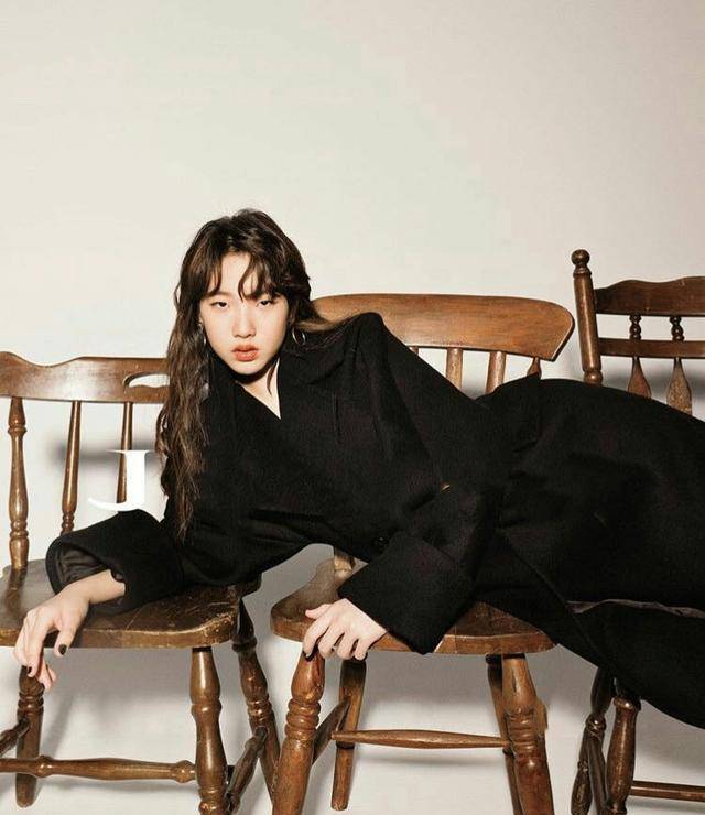 黑色|小S有盼头了！仨女儿太时髦，大女儿资源爆棚二女儿不再是小透明