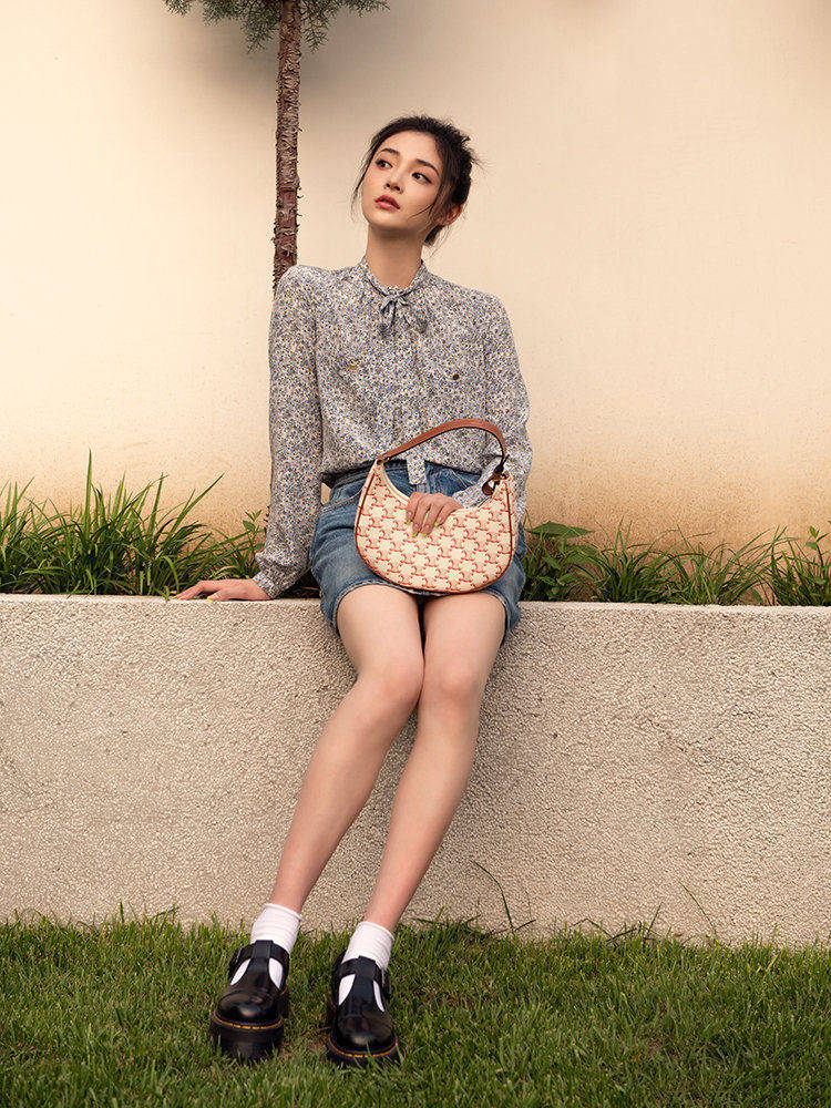 夏天|厚底鞋重出江湖,杨幂、宋妍霏爱不释手,让小个子瞬间拥有大长腿