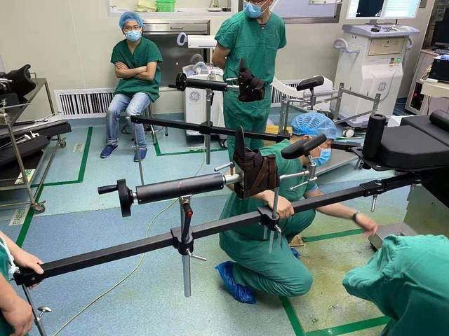 多功能手术床可做骨科脊柱介入