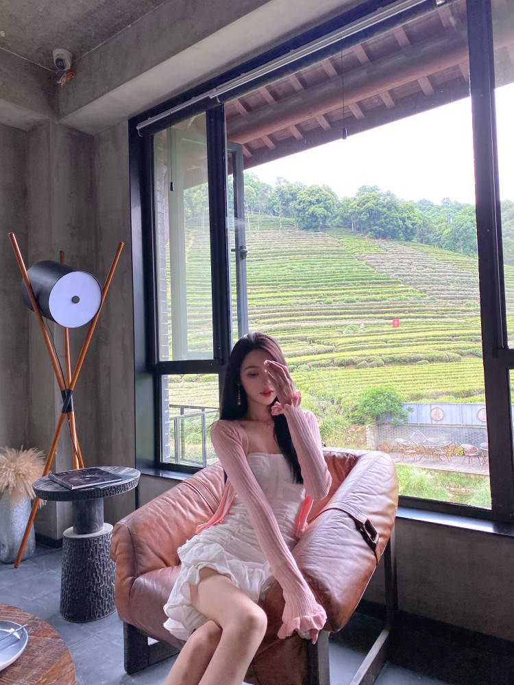 视觉|“40岁女人”一定就该怎么穿？这几款不光有气质，更让你活力四射