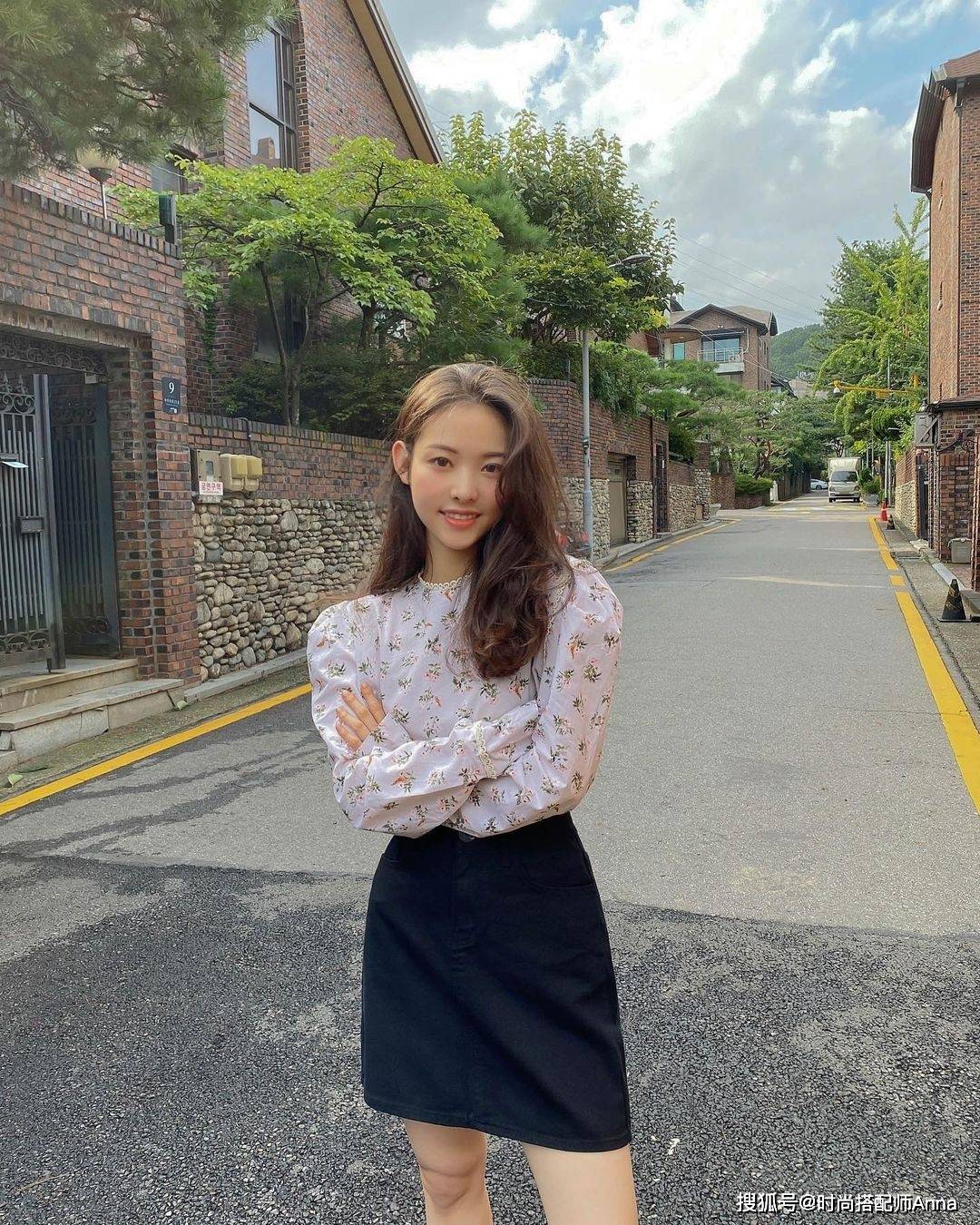 短裙|没有小裙子的夏天是不完整的，清新减龄显腿细，秒变撩人腿精女孩