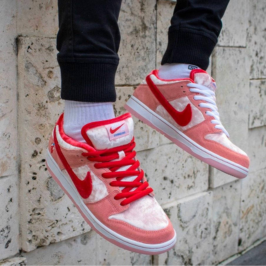 消息资讯|天鹅绒后跟！新「情人节」Dunk Low 实物曝光！