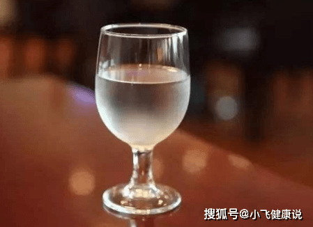 什么|白酒可以每天都喝吗？每天喝白酒的身体会发生什么变化？来了解下