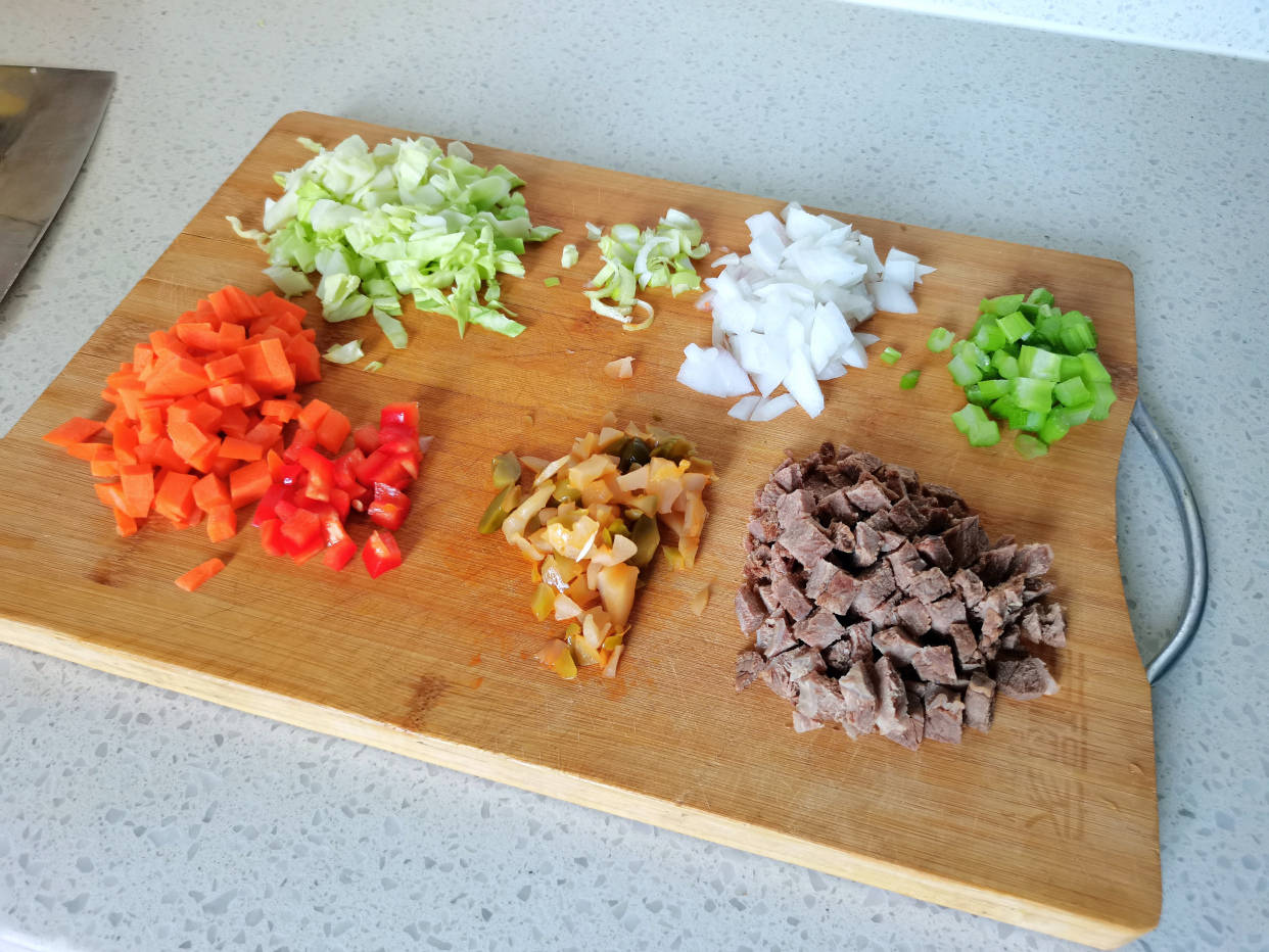 蔬菜|孩子爱吃炒米饭,老妈变个花样吃炒米饭,孩子说真香