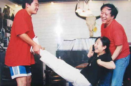 14次上春晚的牛群,是怎么将一手好牌打烂的?