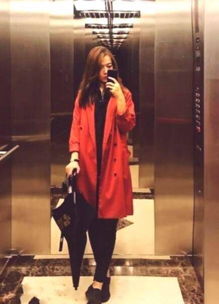 马苏|尼格买提老婆罕见晒照，穿衣时髦造型多变，混血脸像升级版马苏