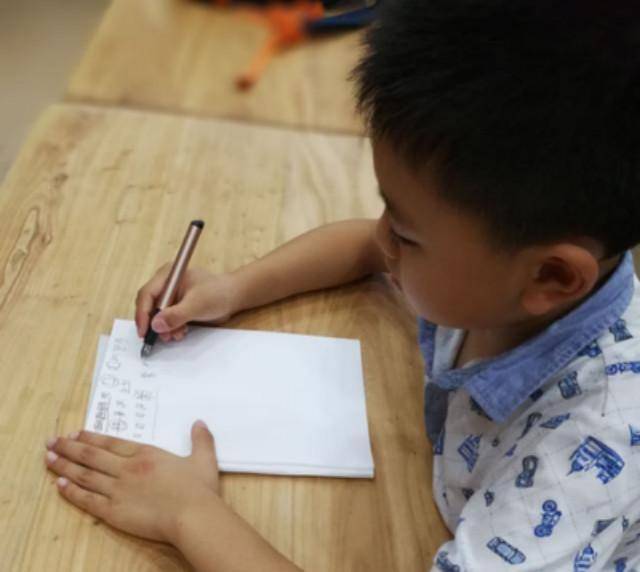 家长|为啥孩子的教育越来越超前-早教不该变成超前，可能让娃输掉一生