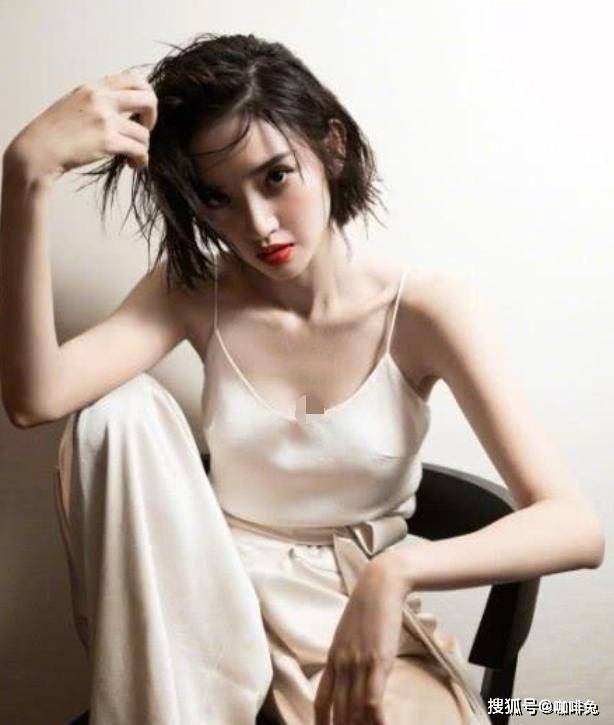 唐艺昕|甜美女星唐艺昕的时尚大片，嫁做人妇后她气质卓越，越发魅力十足