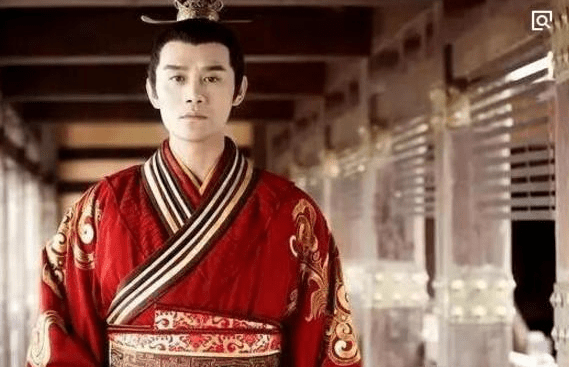 男星|古装红衣美男，龚俊、杨洋、肖战等男星，谁是你心头的朱砂痣？