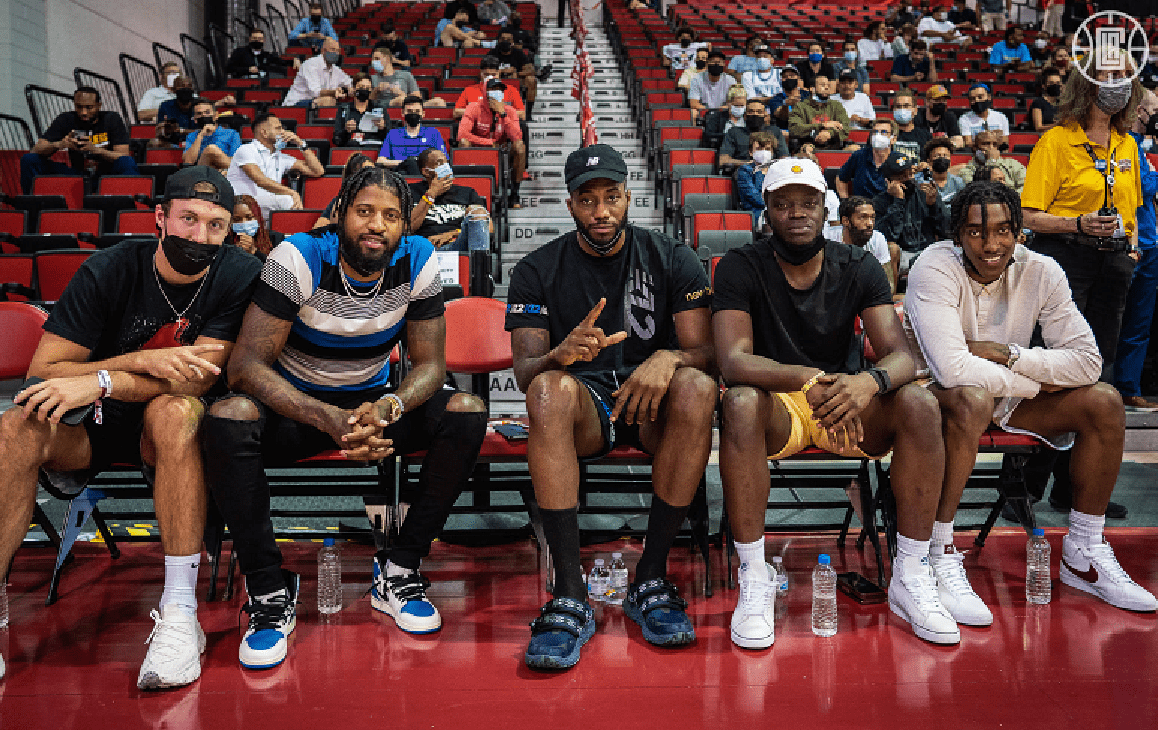 原创签了莱昂纳德4年1763亿美元续约快船球迷超巨就值这么点