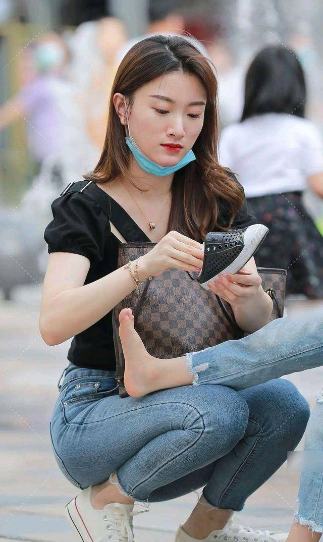 上衣|高贵优雅的打底裤穿搭塑造女性优雅高贵，秀出迷人自我，简单时尚