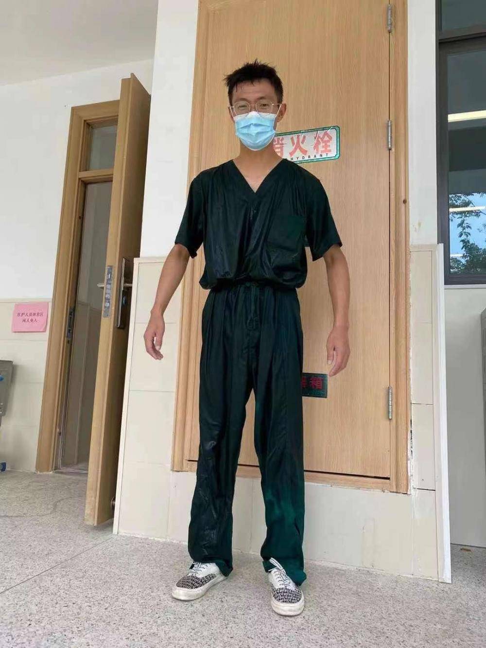 采样|徐州市东方人民医院援扬采样队员中成立党员先锋队——让党旗高扬在抗疫一线