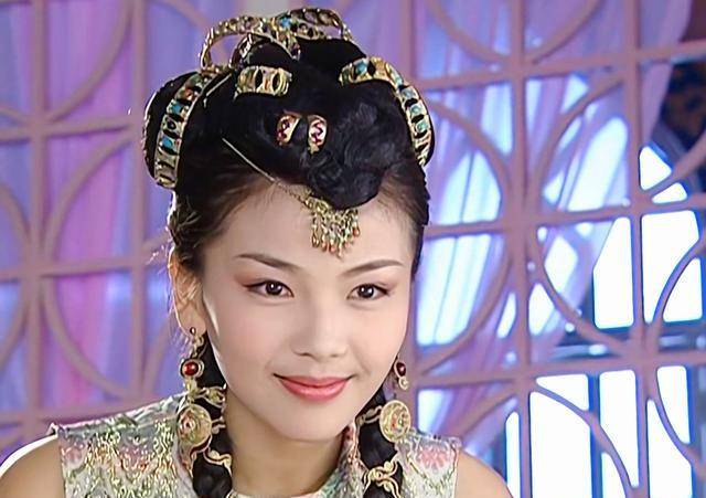 灵气|异域扮相好看的古装美人,只服这20位,辨识度高不说还灵气逼人
