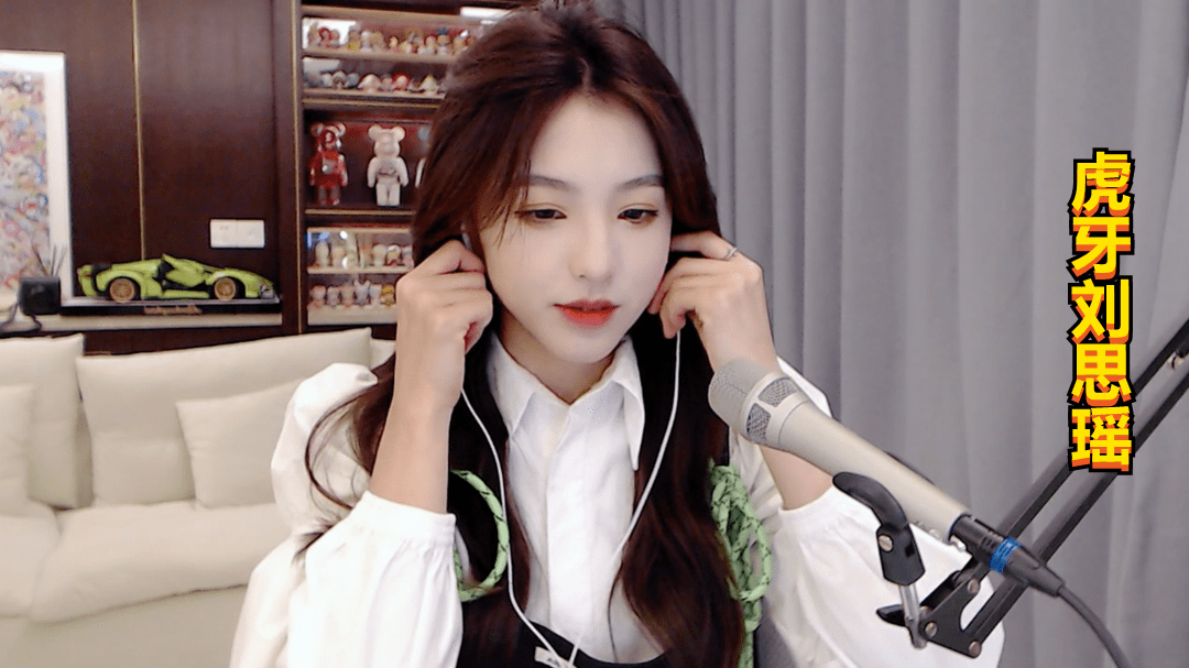 刘思瑶cfhd首秀,人气爆棚展现全新才艺,网友:不愧是国民女友!