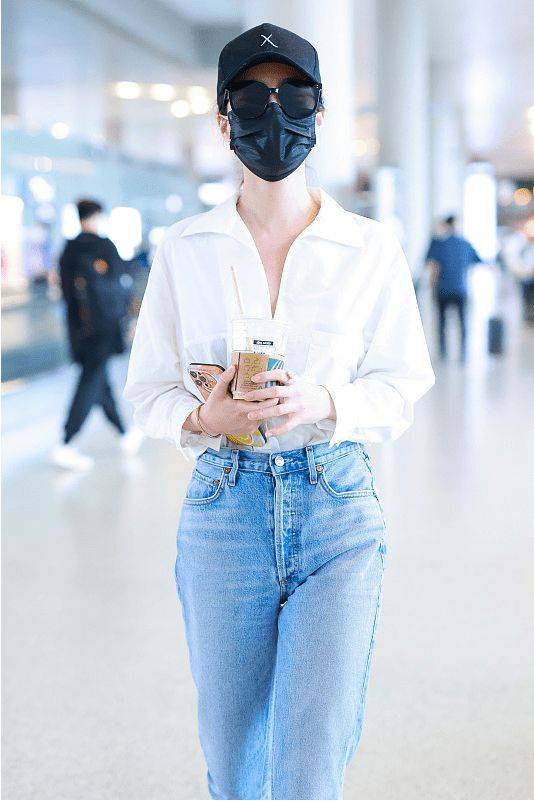 老公|杨采钰身材真好！和老公出门穿着随意也很美