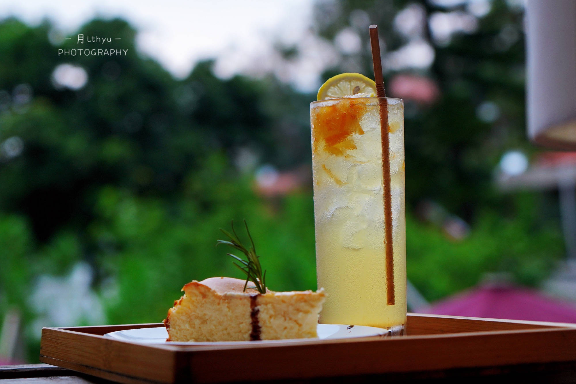 坐在百年老别墅中,面对着日光岩,享用浪漫下午茶