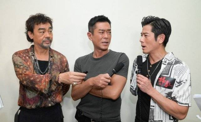 舞蹈|方媛七夕穿古装韵味足，仿若天外飞仙超惊艳，扮相不逊于明星演员