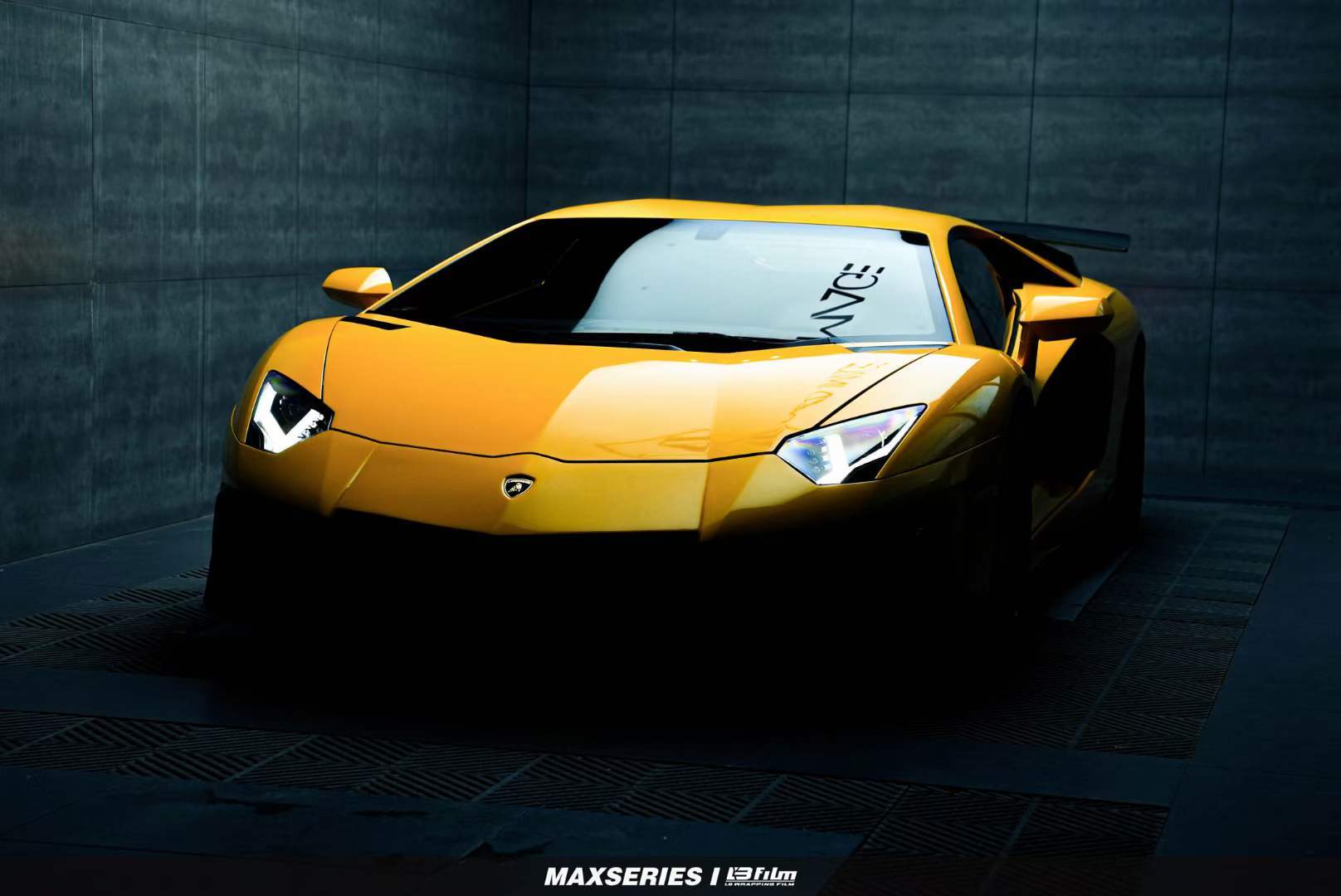 车身|兰博基尼-LP700车身贴膜LB改色膜超亮莫兰黄