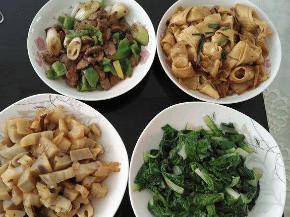 丈母娘|老婆怀二胎，丈母娘来帮忙做饭，这样的伙食，给多少生活费合适？