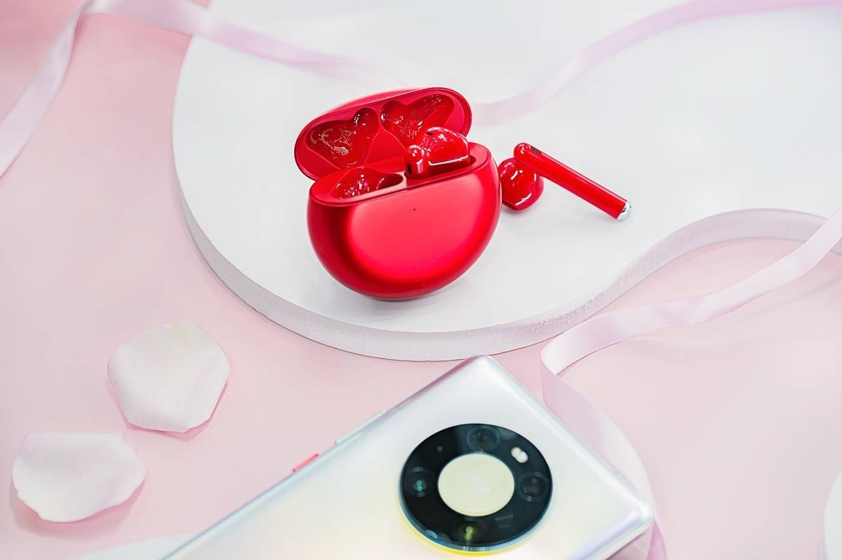 仪式感满满华为freebuds4蜜语红红色气氛组七夕甜蜜开售