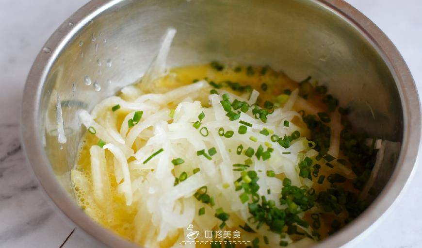 做法|豆浆油条吃腻了，试试这样做早餐，不揉面不碰面，10分钟就做好